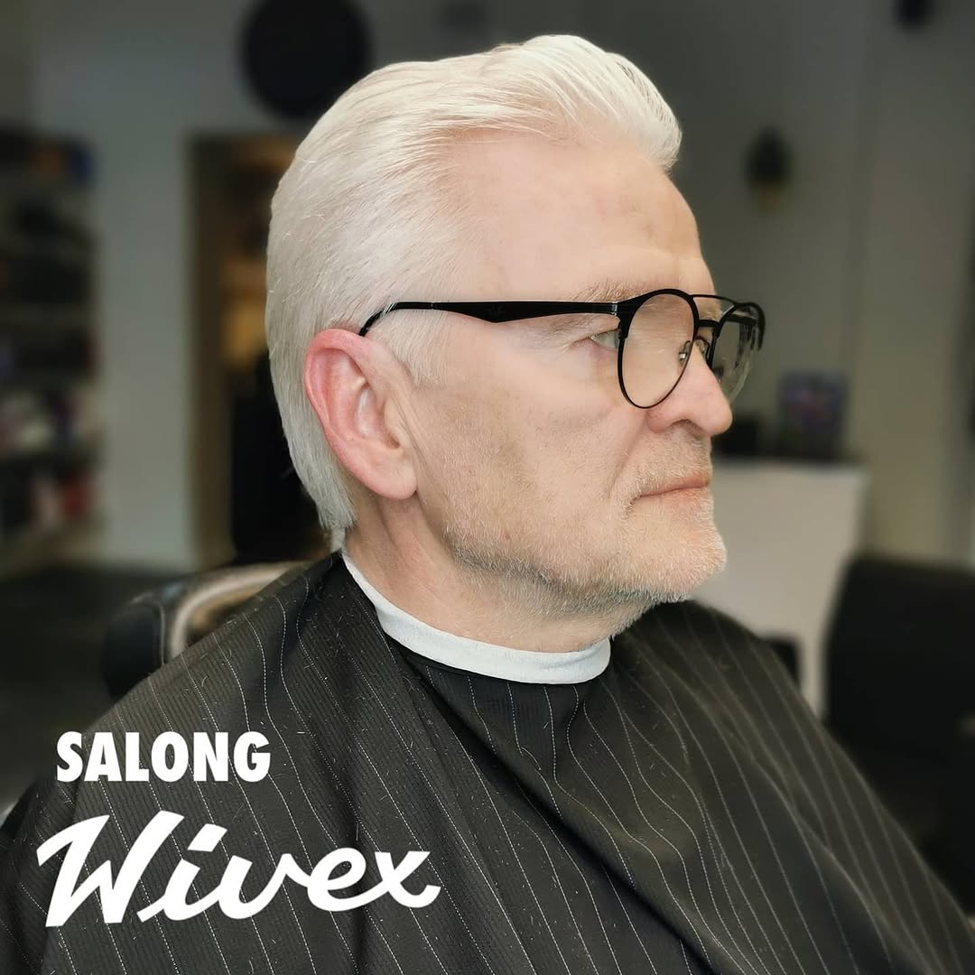 Herrklippning med sax och maskin hos Salong Wivex